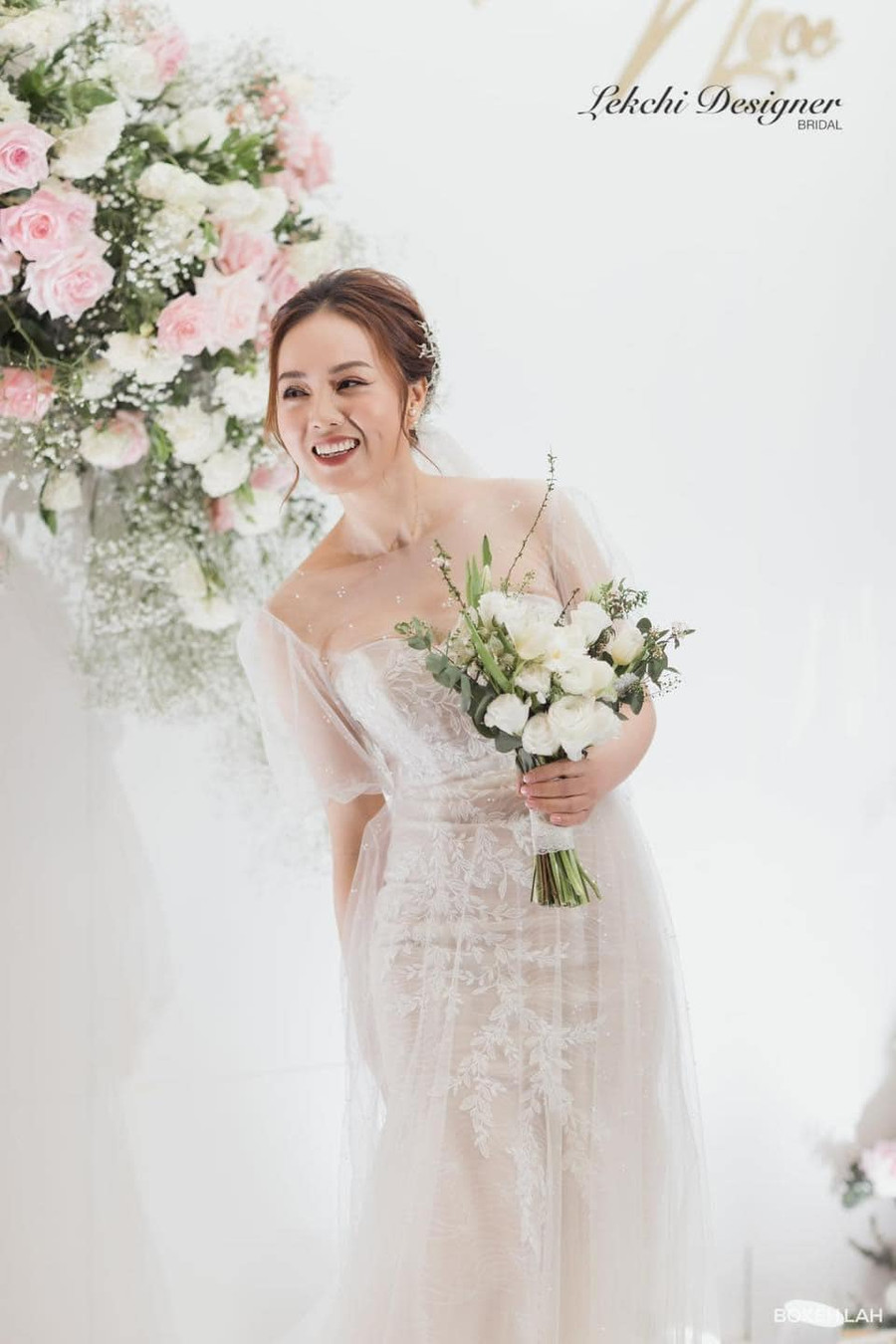 Vợ trẻ NSND Công Lý tiết lộ về lý do không mời khách trong ngày trọng đại của mình. Vợ trẻ NSND Công Lý tiết lộ về lý do không mời khách trong ngày trọng đại của mình.