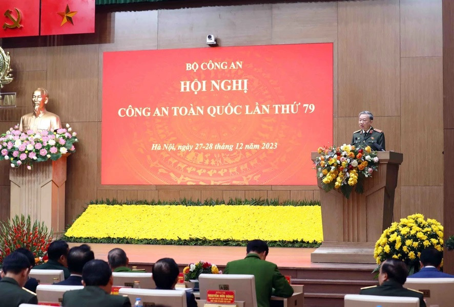 Đại tướng Tô Lâm, Ủy viên Bộ Chính trị, Bí thư Đảng ủy Công an Trung ương, Bộ trưởng Bộ Công an phát biểu khai mạc hội nghị. (Ảnh: Phạm Kiên/TTXVN) Đại tướng Tô Lâm, Ủy viên Bộ Chính trị, Bí thư Đảng ủy Công an Trung ương, Bộ trưởng Bộ Công an phát biểu khai mạc hội nghị. (Ảnh: Phạm Kiên/TTXVN)