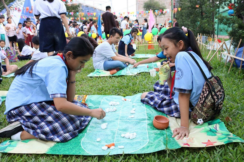 Từ 16h chiều 7/9, các bạn nhỏ tham gia chương trình đã có mặt và cùng nhau tham gia các trò chơi