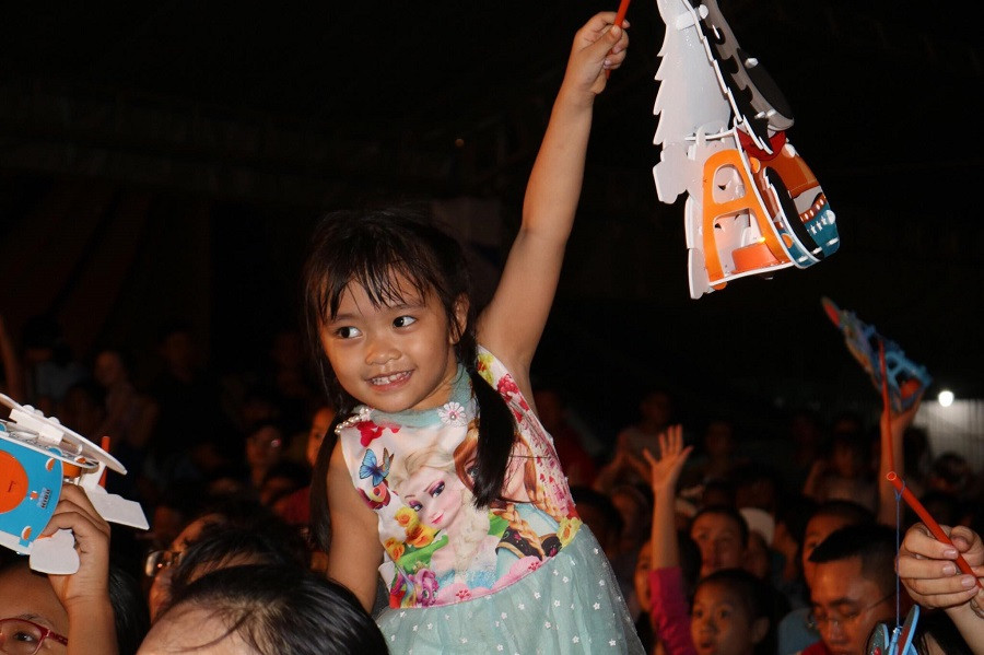 Các em đã có một đêm hội đầy niềm vui