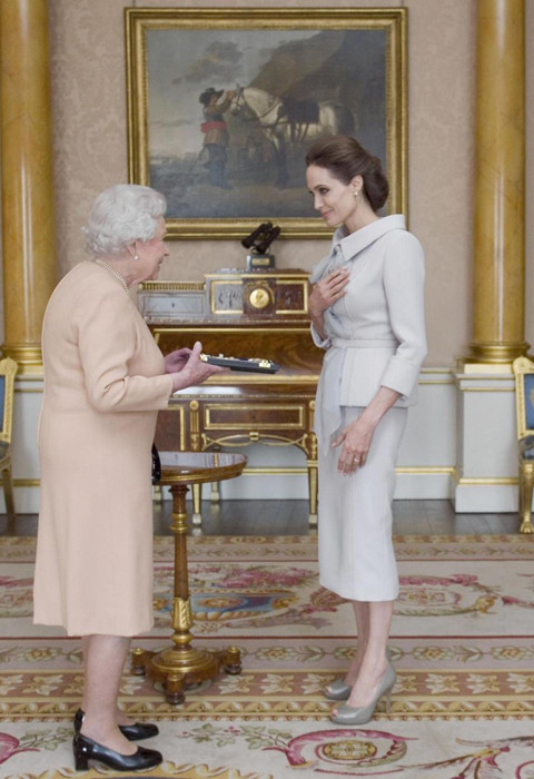 Angelina Jolie thành Hiệp sĩ nước Anh ảnh 1 Angelina Jolie thành Hiệp sĩ nước Anh ảnh 1