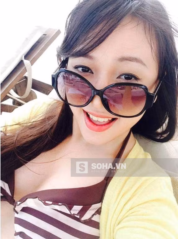  Cô được nhiều người nhận xét là dễ gần, nhưng sống khép kín 