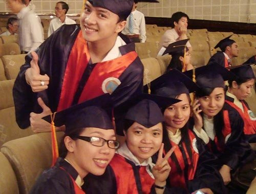 4 ca sĩ Việt có bằng đại học “chẳng liên quan” hình ảnh 11 4 ca si viet co bang dai hoc “chang lien quan” hinh anh 11
