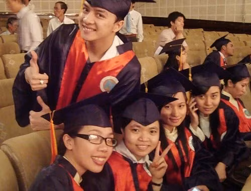 4 ca si viet co bang dai hoc “chang lien quan” hinh anh 11