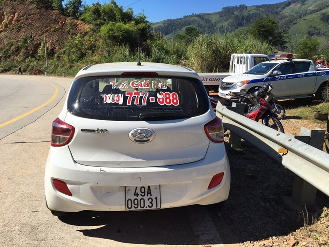 Tài xế taxi hoảng loạn kể lại giây phút bị 4 thanh niên cướp xe ảnh 1 Tài xế taxi hoảng loạn kể lại giây phút bị 4 thanh niên cướp xe ảnh 1
