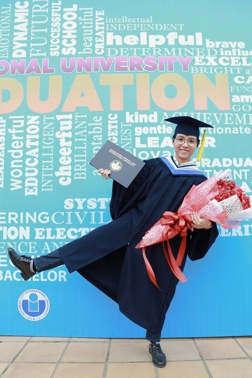 4 ca sĩ Việt có bằng đại học “chẳng liên quan” hình ảnh 3 4 ca si viet co bang dai hoc “chang lien quan” hinh anh 3