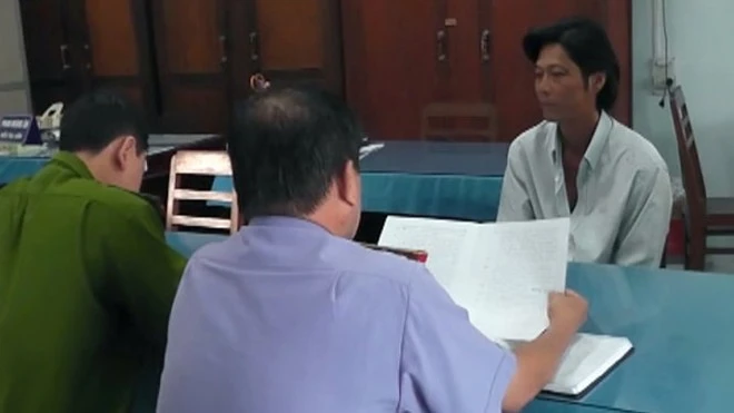 Bị bạn đâm chết vì không chịu “boa” cho tiếp viên
