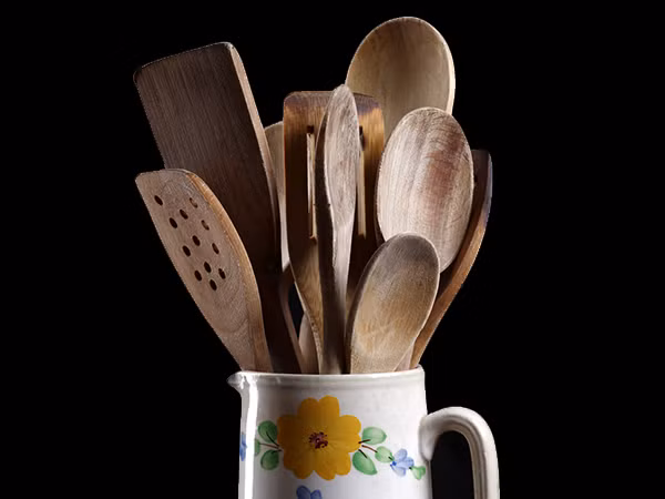 Cách “đánh bật” vi khuẩn, nấm mốc ẩn trên đũa, thìa gỗ