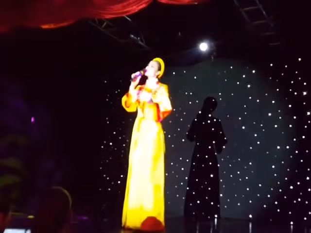 Phát hiện sai sót của BTC trong phần thi bikini của Phạm Hương ảnh 2