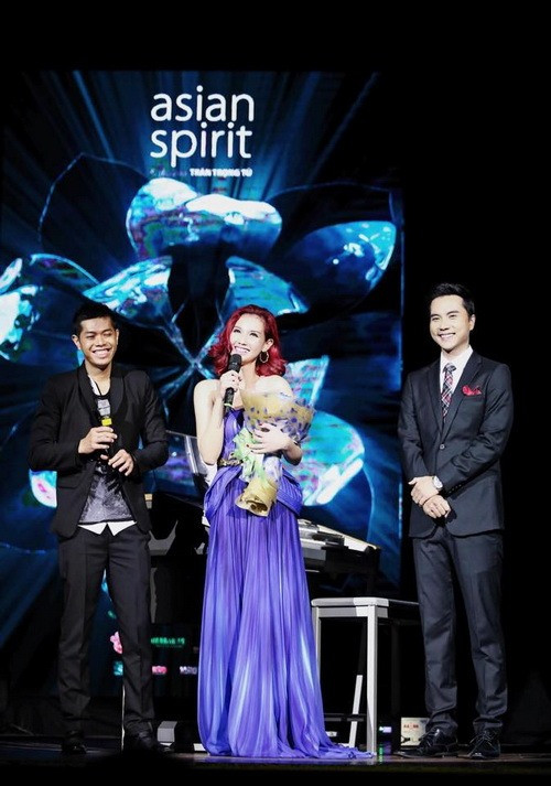 Quỳnh Chi “quậy tưng” sau úp mở ly thân ảnh 7 Quỳnh Chi