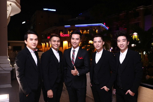 Quỳnh Chi “quậy tưng” sau úp mở ly thân ảnh 10 Quỳnh Chi