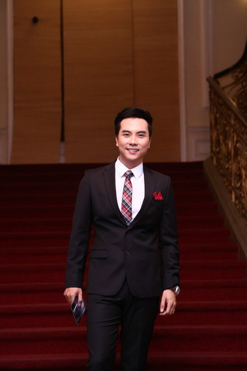 Quỳnh Chi “quậy tưng” sau úp mở ly thân ảnh 9 Quỳnh Chi