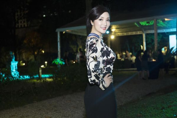 Hình ảnh: Hoa hậu Giáng My sang trọng trong đêm tiệc ở Lãnh sự quán Pháp số 4