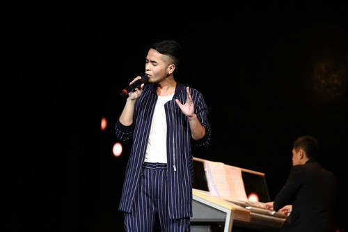 Quỳnh Chi “quậy tưng” sau úp mở ly thân ảnh 12 Quỳnh Chi