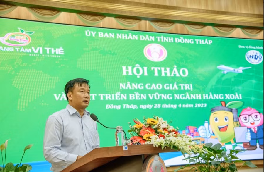 Đại diện lãnh đạo UBND tỉnh Đồng Tháp phát biểu tại hội thảo.