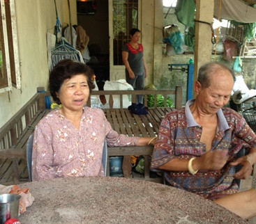 Từ hôm con bị bắt, hai vợ chồng ông bà Mậu luôn sống trong tâm trạng lo âu.