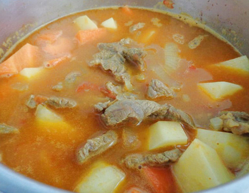 Bò hầm cà chua cho bữa cơm thêm ấm ảnh 6 Bò hầm cà chua cho bữa cơm thêm ấm - 6