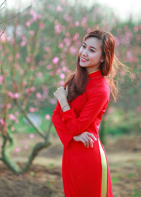 Ngắm vẻ đẹp rạng rỡ của thiếu nữ Hà Nội cùng đào xuân ảnh 10 Thế Quyết
