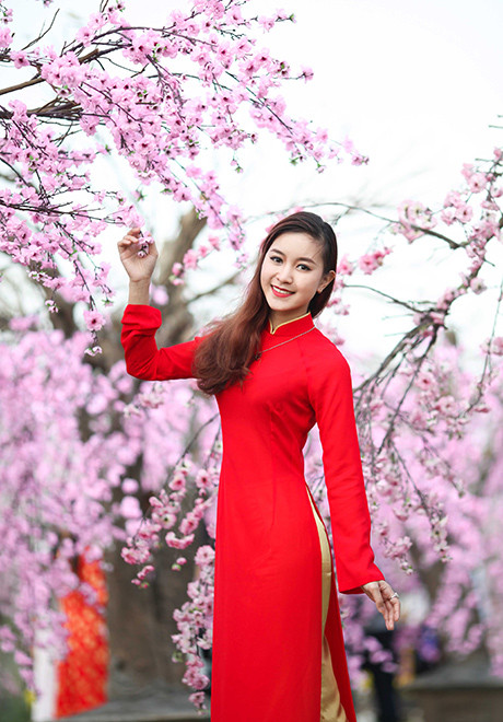 Ngắm vẻ đẹp rạng rỡ của thiếu nữ Hà Nội cùng đào xuân ảnh 8 Thế Quyết
