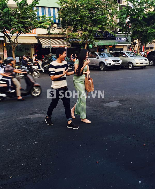 Hoa hậu Diễm Hương bất ngờ lộ diện sau 2 tuần sinh con