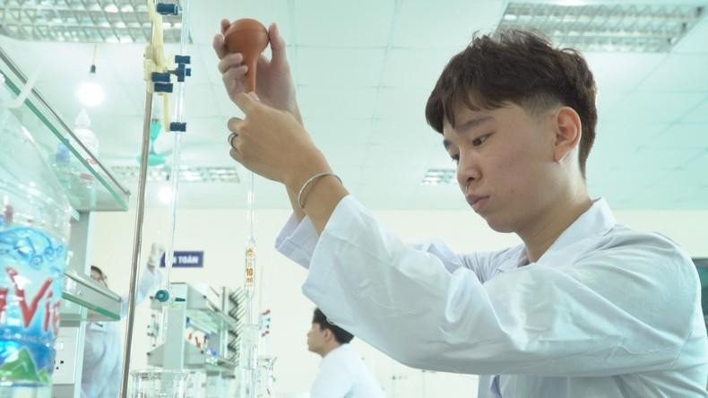 Huy chương Vàng Olympic Hóa học Trần Đức Minh. Huy chương Vàng Olympic Hóa học Trần Đức Minh.