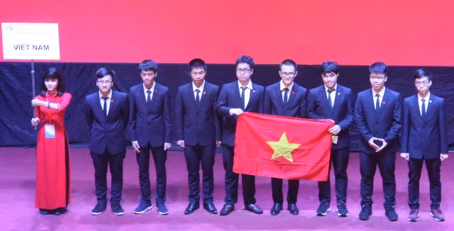 Đội tuyển Việt Nam tham dự APhO 2018