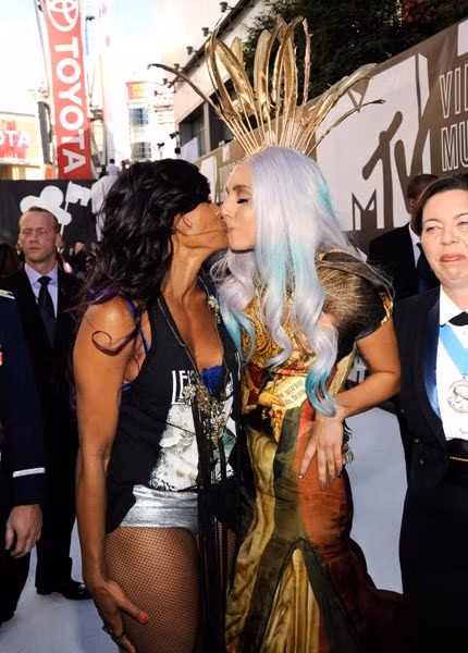 Nhung sieu sao tung ky ten len nguc phu nu