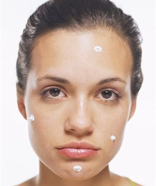 4 lý do để bạn chấm dứt ngay việc chạm tay lên mặt ảnh 2 4 lý do để bạn chấm dứt ngay việc chạm tay lên mặt - 3