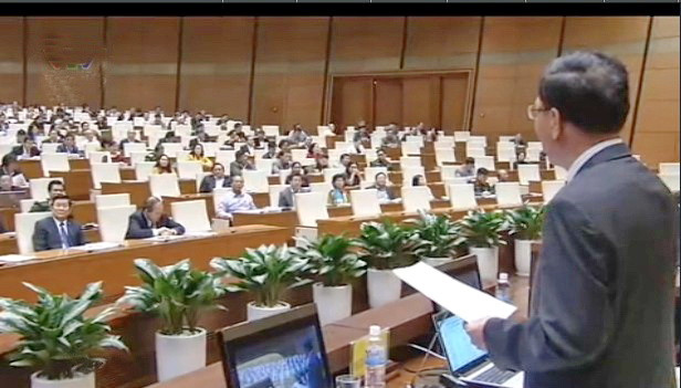 Bộ trưởng Phạm Vũ Luận báo cáo trước Quốc hội sáng 20/11 Bộ trưởng Phạm Vũ Luận báo cáo trước Quốc hội sáng 20/11