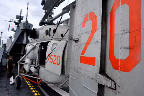 Chiến hạm hai vua nâng cánh trực thăng săn ngầm ảnh 6