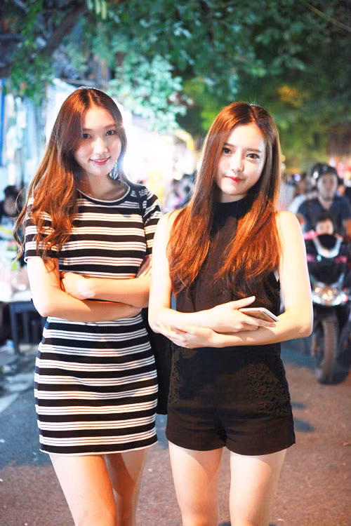 5 thieu nu chan dai xu han gay xon xao pho hang ma hinh anh 1