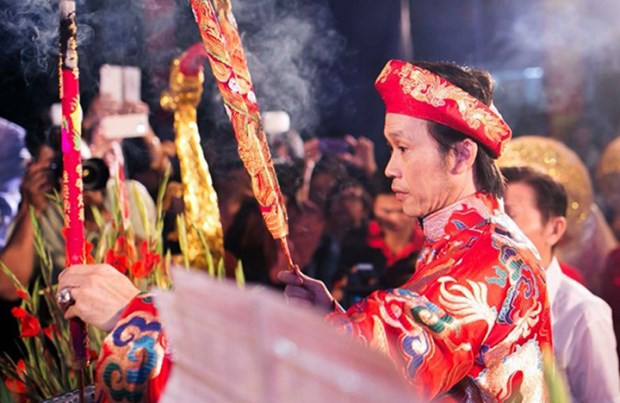 Hoài Linh miệt mài chạy show đến kiệt sức để kiếm 100 tỷ đồng ảnh 2 Vì sao Hoài Linh miệt mài chạy show đến kiệt sức?