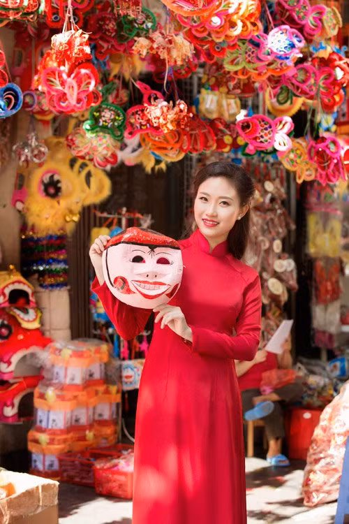 5 thieu nu chan dai xu han gay xon xao pho hang ma hinh anh 11