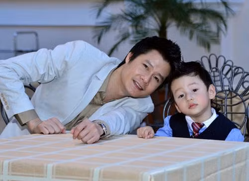 Tan chảy trước khoảnh khắc ngọt ngào của bố con sao Việt ảnh 2