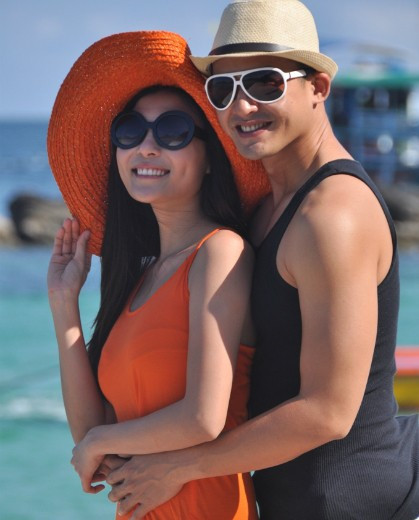 Lương Thế Thành và Thúy Diễm yêu nhau sau khi hợp tác trong một số bộ phim truyền hình. Diễn viên điển trai cho hay, sau khi kết thúc cuộc tình kéo dài gần 11 năm với bạn gái cũ, anh từng nghĩ không yêu người cùng nghề nhưng cuối cùng duyên số lại đưa đẩy anh đến với Thúy Diễm. Ảnh: NVCC 5 cặp sao Việt thừa nhận đã kết hôn sau khi sống chung