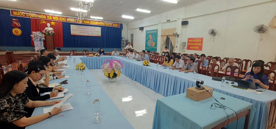 Đại biểu tham dự Hội nghị trực tiếp tại hội trường Sở GD&amp;ĐT An Giang.