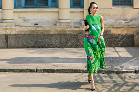 Fashionista Sài Gòn du xuân với váy áo họa tiết gà trống - Ảnh 9 Fashionista Sai Gon du xuan voi vay ao hoa tiet ga trong - Anh 9