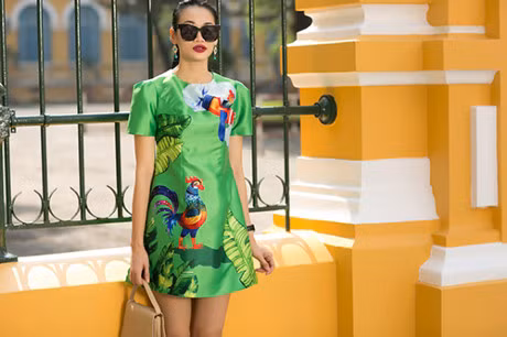 Fashionista Sai Gon du xuan voi vay ao hoa tiet ga trong - Anh 7