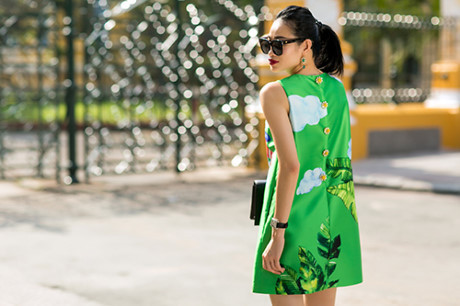 Fashionista Sài Gòn du xuân với váy áo họa tiết gà trống - Ảnh 11 Fashionista Sai Gon du xuan voi vay ao hoa tiet ga trong - Anh 11
