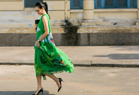 Fashionista Sài Gòn du xuân với váy áo họa tiết gà trống - Ảnh 8 Fashionista Sai Gon du xuan voi vay ao hoa tiet ga trong - Anh 8