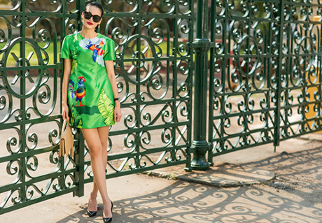 Fashionista Sài Gòn du xuân với váy áo họa tiết gà trống - Ảnh 5 Fashionista Sai Gon du xuan voi vay ao hoa tiet ga trong - Anh 5
