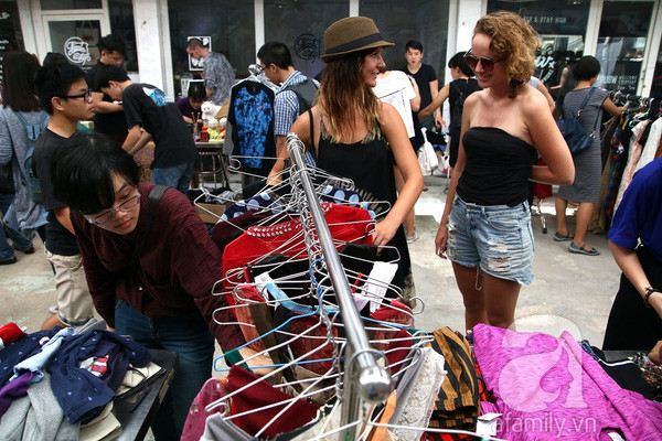 Phiên chợ đặc biệt ở Sài Gòn