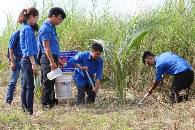 Gần 3000 đoàn viên Trường ĐH Kiên Giang ra quân Tháng Thanh niên