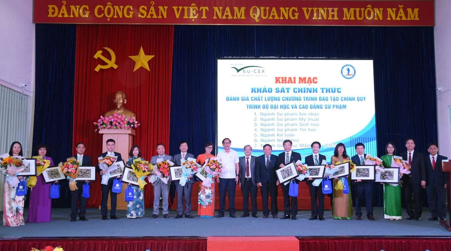 Trường ĐH Đồng Tháp khai mạc khảo sát chính thức đánh giá chất lượng 7 chương trình đào tạo.