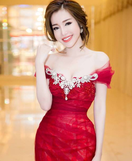 Elly Trần khiến fan ngỡ ngàng với ảnh gái quê thứ thiệt - Ảnh 9 Elly Tran khien fan ngo ngang voi anh gai que thu thiet - Anh 9