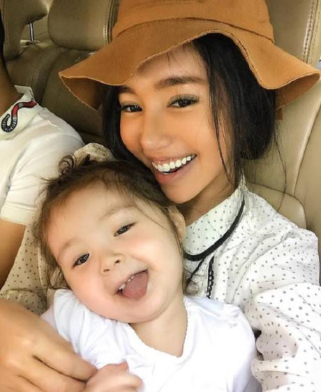 Elly Trần khiến fan ngỡ ngàng với ảnh gái quê thứ thiệt - Ảnh 2 Elly Tran khien fan ngo ngang voi anh gai que thu thiet - Anh 2