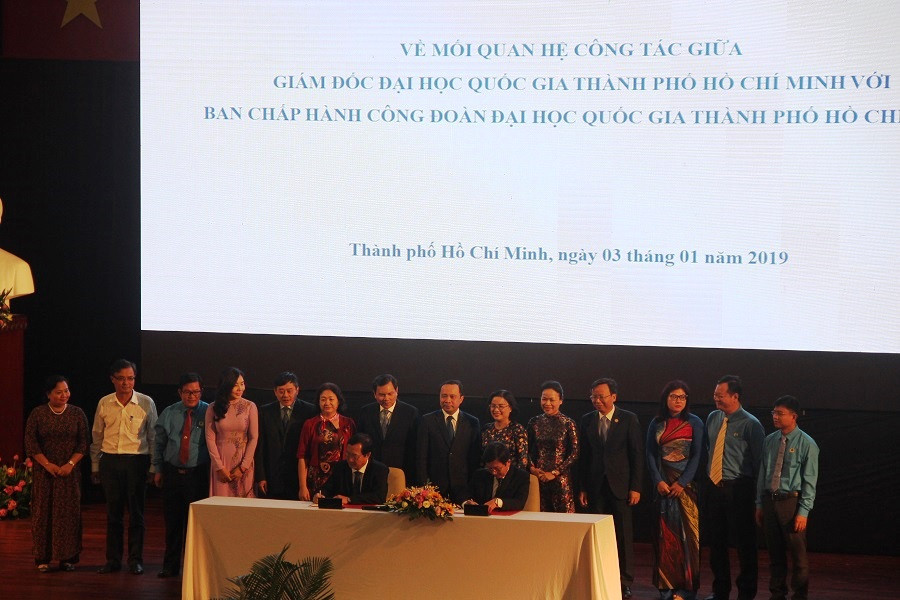Kí kết hợp tác giữa Giám đốc ĐH Quốc gia TP.HCM và Ban chấp hành Công đoàn ĐHQG-HCM