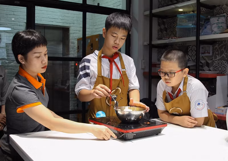 Chăm chú thực hiện các bước theo yêu cầu.