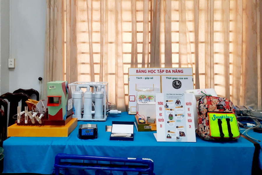 Một số sản phẩm dự thi Cuộc thi Sáng tạo Thanh thiếu niên, nhi đồng tỉnh An Giang lần thứ XI năm 2022 (ảnh: Trọng Nhân)