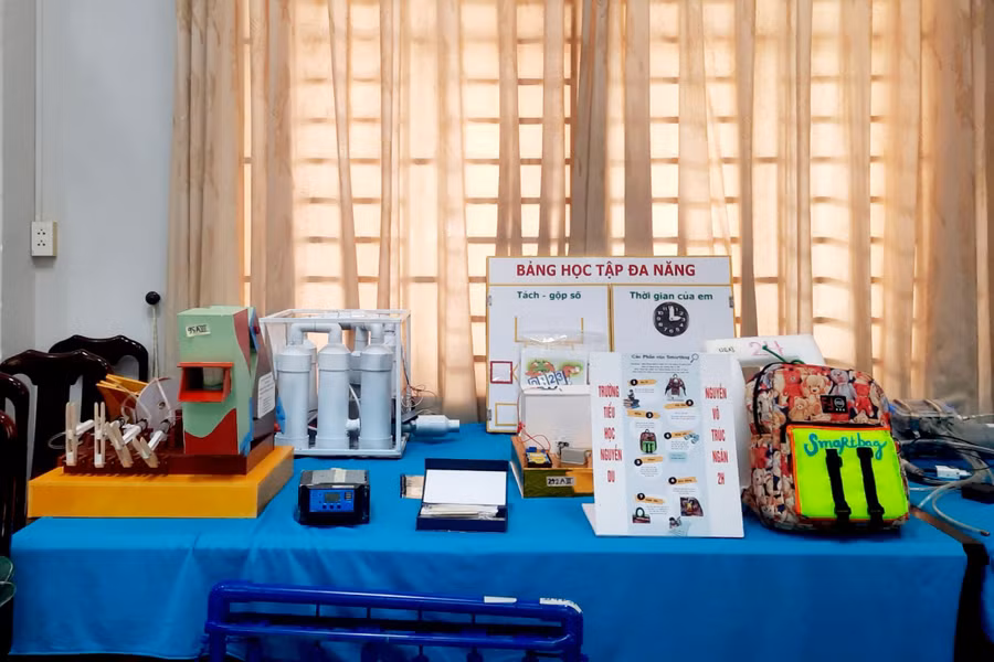 Một số sản phẩm dự thi Cuộc thi Sáng tạo Thanh thiếu niên, nhi đồng tỉnh An Giang lần thứ XI năm 2022 (ảnh: Trọng Nhân)